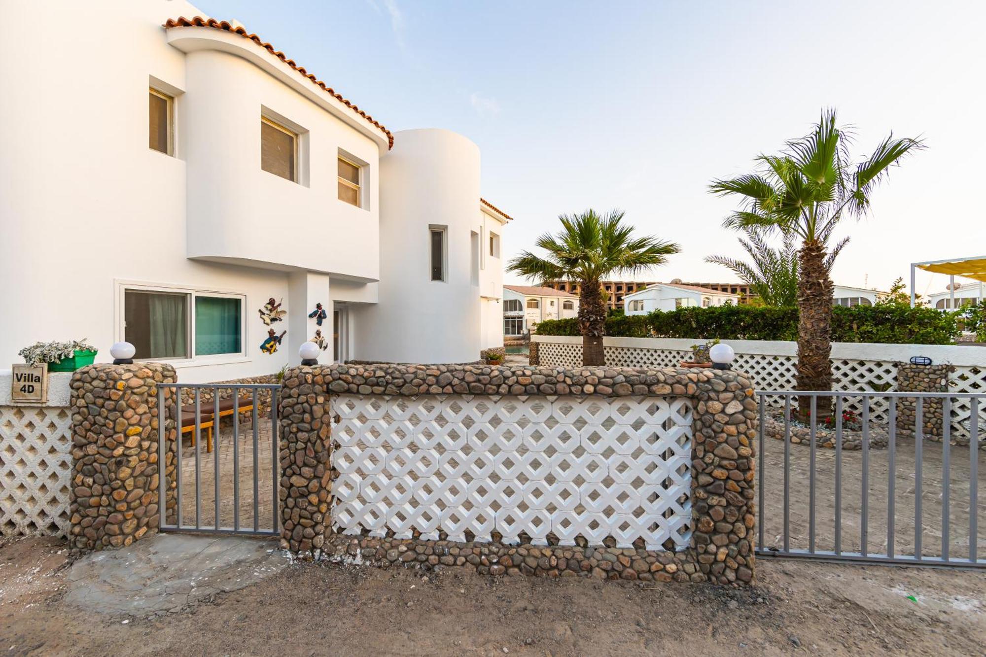 Aden Beach - Sea View Room With Beach Access In Villa Hurghada Eksteriør billede
